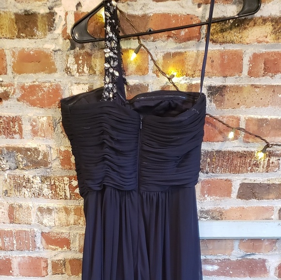 Formal dress - Picture 2 of 3